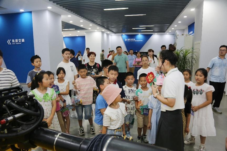 爱体育官方网站,爱体育aitiyu(中国)第三届家属开放日活动圆满举行